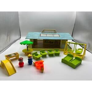 Fisher-Price Little People Nursery School - 1978